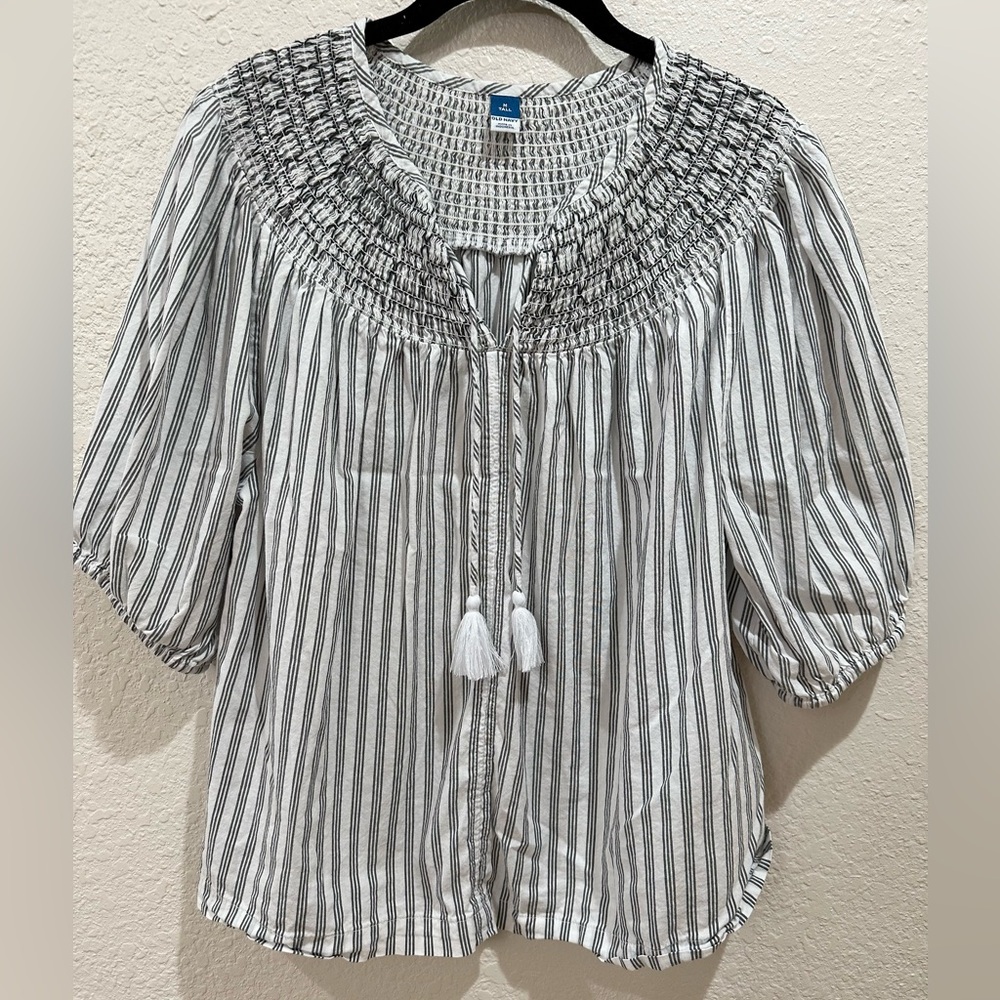 SALE! Old Navy Women’s Striped Black and White Women's Top - M